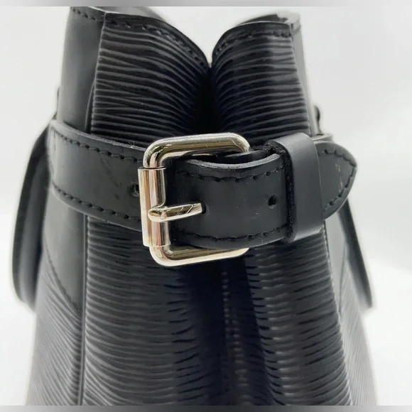 Louis Vuitton Black NOIR EPI BEAUTIFUL LEATHER Satchel Bag PASSY PM - Picture 15 of 16